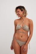 Josefine HJ x NA-KD Bikinitruse med knyting - Beige