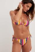 Handpicked x NA-KD Bikinitruse med trykk - Stripe