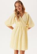 SELECTED FEMME Slfhannah 2/4 SHORT WRAP BRODE Pastel Yellow 34