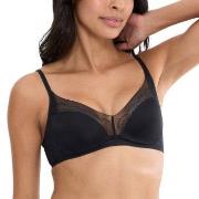 Triumph BH Breathe and Lift Smart N EX Svart Fit Smart 4 Dame