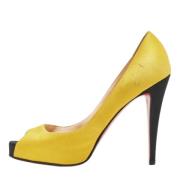 Pre-owned Gul sateng Christian Louboutin haeler