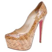 Pre-owned Beige stoff Christian Louboutin haeler