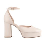 Elegante Beige Victoria Pumps