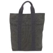 Pre-owned Fabric totes