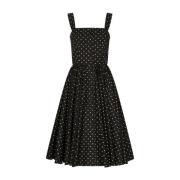 Polka Dot Midi Kjole med Knappedetaljer