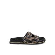 Pyntet Spenne Flat Sandal