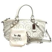 Pre-owned Fabric handbags