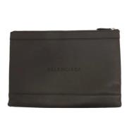 Pre-owned Leather clutches