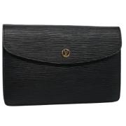 Pre-owned Leather clutches