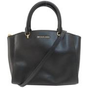 Pre-owned Leather handbags