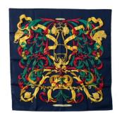 Pre-owned Silk scarves