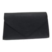 Pre-owned Leather clutches