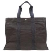 Pre-owned Canvas handbags