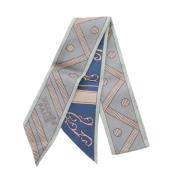 Pre-owned Silk scarves