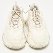 Pre-owned Canvas sneakers