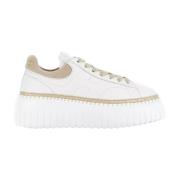 Hvite skinn sneakers med beige semsket skinn