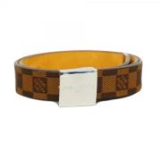 Pre-owned Fabric belts