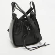 Pre-owned Leather shoulder-bags