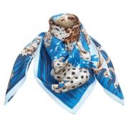 Pre-owned Silk scarves