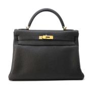 Pre-owned Leather handbags