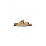 Sandaler i beige semsket skinn