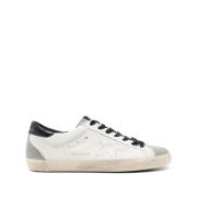 Beige Lace-Up Sneaker med perforert logo