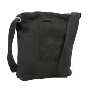 Pre-owned Canvas shoulder-bags