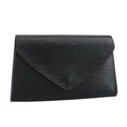 Pre-owned Leather clutches