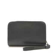 Pre-owned Leather clutches