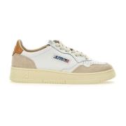 Hvite skinn sneakers med beige semsket skinn