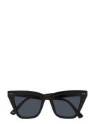 Sunglasses Solbriller Black Sofie Schnoor Young