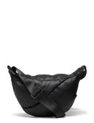 Croissant Padded Bag Rumpetaske Veske Black Ulrika