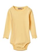 Body L/S Regitze Bodies Long-sleeved Yellow Wheat