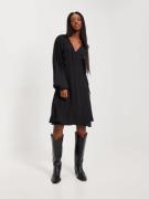 Selected Femme - Langermede kjoler - Black - Slffiola Ls Wrap Dress No...