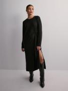 Pieces - Langermede kjoler - Black - Pcjysalinda Ls Long Dress D2D Pb ...