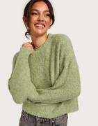 Pieces - Grønn - Pcnatherine Ls O-Neck Knit Bc