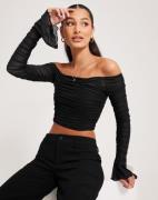 Nelly - Svart - Off Shoulder Mesh Top