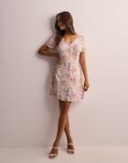 JDY - Blomstrete - Jdystarr Life S/S Dress Wvn Dia