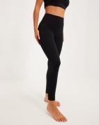 Spanx - Svart - EcoCare Seamless Leggings