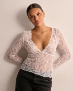 Nelly - Hvit - Gorgeous Lace LS Top