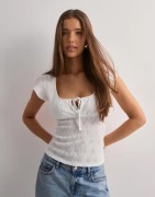 Nelly - Hvit - Broderie Anglais Top