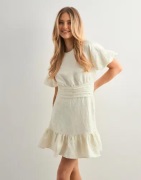 Neo Noir - Hvit - Sulli Jacquard Dress