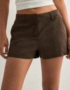 Nelly - Brun - Fake Suede Shorts