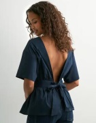 Nelly - Blå - Tied Short Sleeve Top