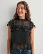 Nelly - Svart - Flounce Around Blouse