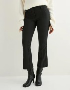 Nelly - Svart - Kick Flare Suit Pants