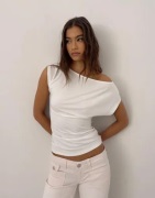 Nelly - Hvit - Ultra Soft Shoulder Top