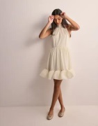 Malina - Hvit - Fern halterneck ruffled mini dress