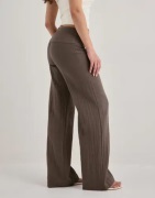 Nelly - Brun - Clean Soft Flare Pants