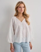 Only - Hvit - Onlzion 3/4 V-Neck Emb Top Wvn